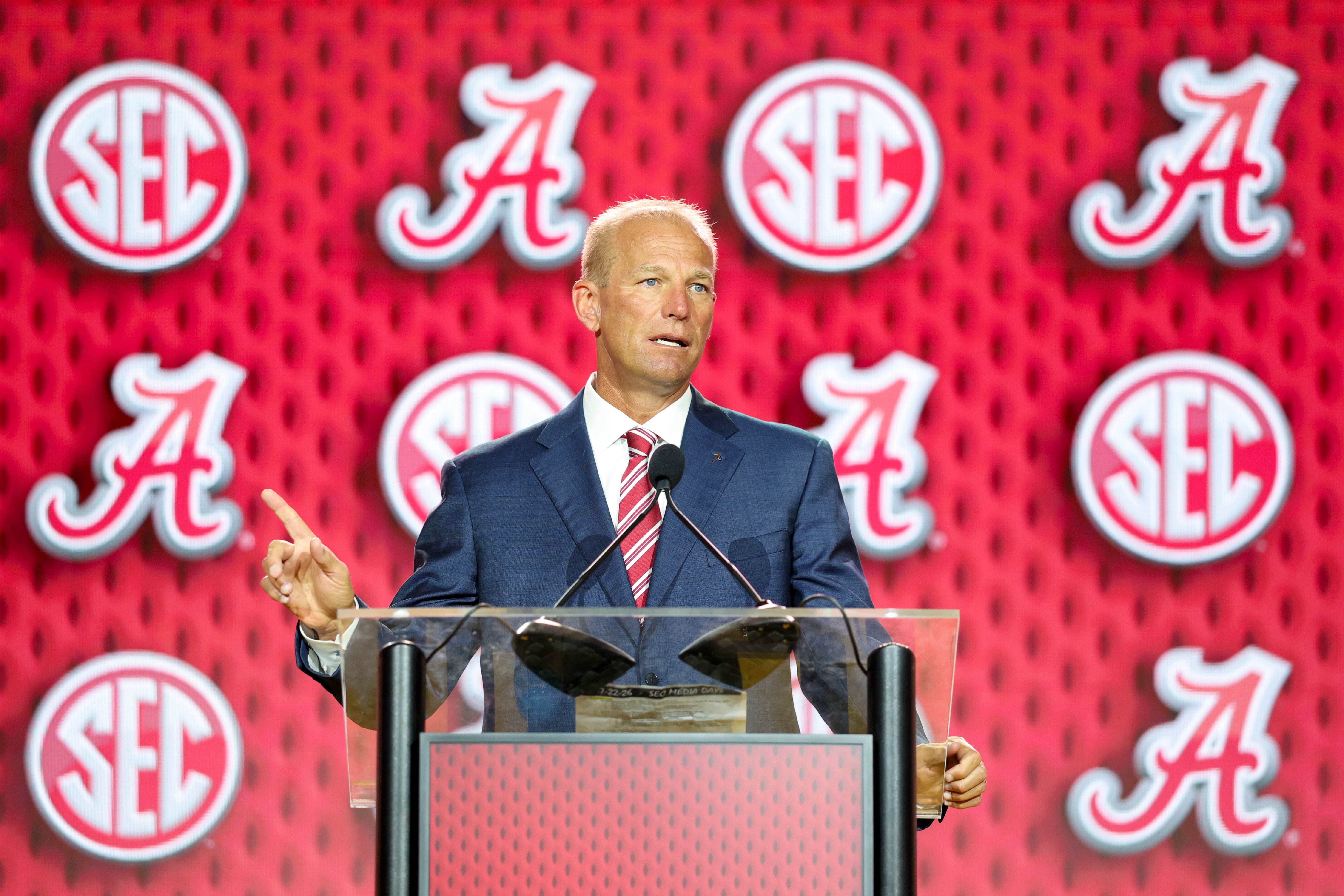 Alabama coach Kalen DeBoer receives muted reception at SEC Media Days — Kalen DeBoer walks alone through Tampa hotel lobby before Media Days Alabama coach Kalen DeBoer receives muted reception at SEC Media Days — Kalen DeBoer walks alone through Tampa hotel lobby before Media Days