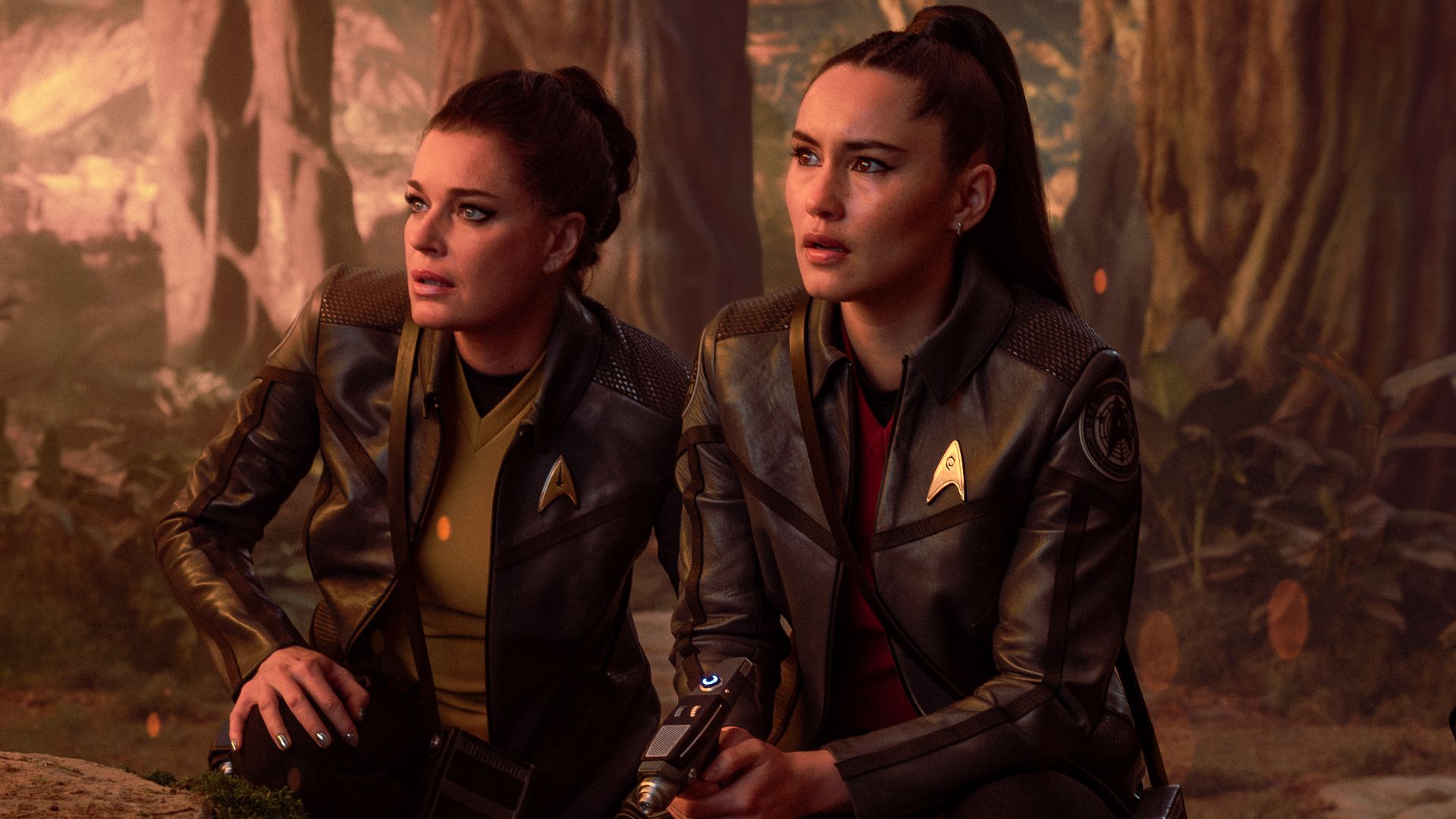 Star Trek: Strange New Worlds Sends USS Enterprise 65 Million Years to Mars — USS Enterprise emerges over Valles Marineris amid Doldrm war Star Trek: Strange New Worlds Sends USS Enterprise 65 Million Years to Mars — USS Enterprise emerges over Valles Marineris amid Doldrm war